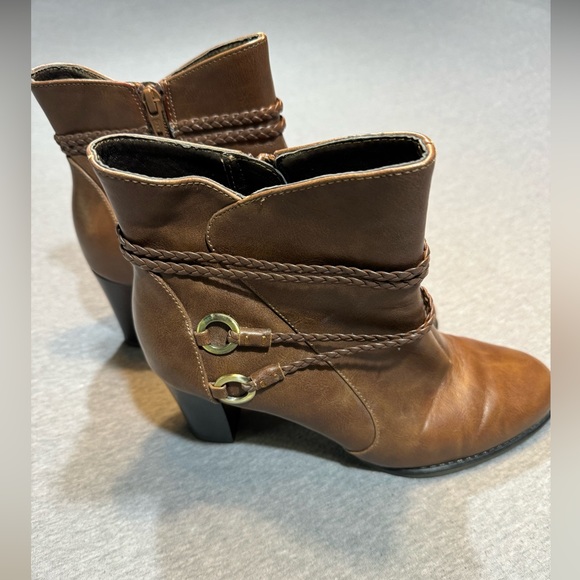 Life Stride Soft System Ankle Boots. Brown size 9 M with 3 inch heel - Picture 2 of 6